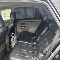 希少三列シート　プリウスαの画像