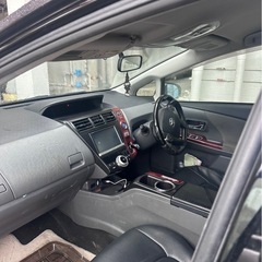 希少三列シート　プリウスαの画像