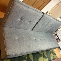 テーブル付きソファベッドの画像