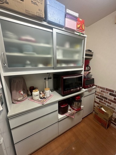 キッチンボード.キッチンカウンター.食器棚