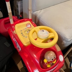 幼児向け　アンパンマンカー