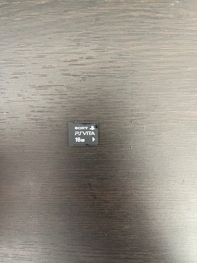 PS Vita 本体 ライトブルー/ホワイト16GBメモリーカード、ソフトセット