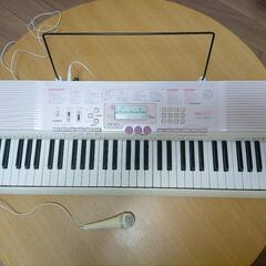 CASIO製　電子キーボード(中古品)です。