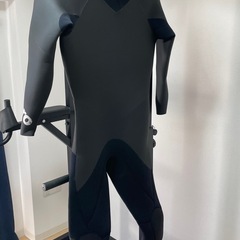 セミドライウェットスーツ
　
