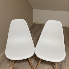  2/27まで!! 丸テーブルと椅子2脚セットの画像