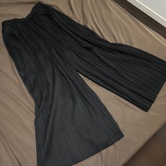 新品未使用 GU プリーツパンツ