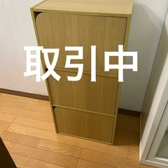 ニトリ　カラーボックス　扉付き2