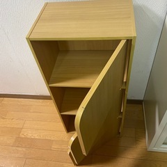 ニトリ　カラーボックス　扉付き2の画像