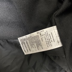 adidas スポーツウェアの画像