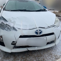 トヨタ　アクア　事故車