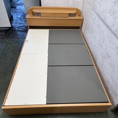 【ジモティ限定特価】ニトリ ダブルベッドフレーム ダブルサイズ マットレスなし 頭上照明付き コンセント付き 引き出し付き Y0997の画像