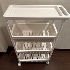 ローラー付きワゴンの画像