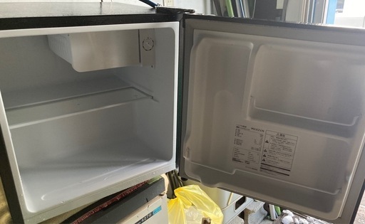 23年製　1ドア　46L冷凍冷蔵庫　マクスゼン