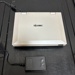 
ポータブル DVD プレーヤー（持ち運び可能、小型軽量）