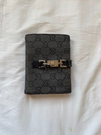 GUCCI 二つ折り財布