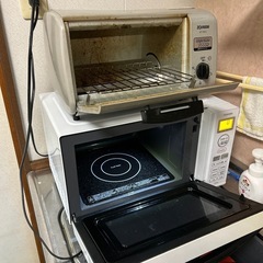 電子レンジとオーブントースターのセットの画像
