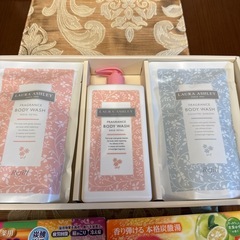 新品未使用品　ボディーソープと薬用8泡入浴剤の画像