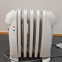 デロンギ ミニ オイルヒーターの画像