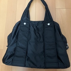 ブラック　ナイロンバック