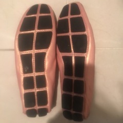 POOL SIDEのピンクのローファーです。の画像