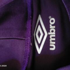 Umbro アンダーシャツ　の画像