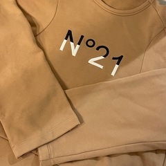 ヌメロヴェントゥーノ N°21ロゴトレーナー