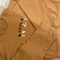 ヌメロヴェントゥーノ N°21ロゴトレーナーの画像