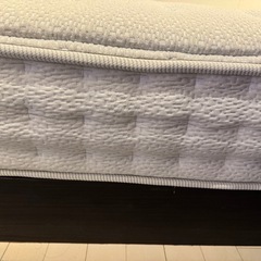 高級ダブルベットマットレスとフレームセット　の画像