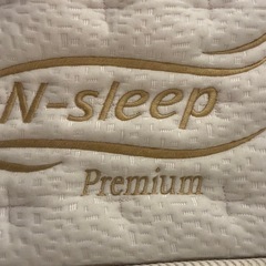 高級ダブルベットマットレスとフレームセット　の画像