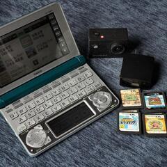 A41【まとめて無料】電子辞書、アクションカメラ、DSカセットその他小物まとめの画像