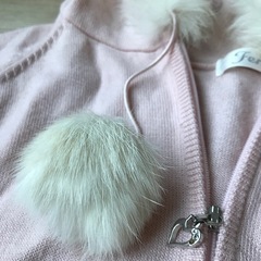 ★使用数回のみです★かわいぃ★リアルファーのポンポンつき★ピンクのリアルファーつき★の画像