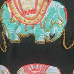 バリで購入してきた象のTシャツの画像