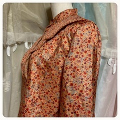 昭和レトロ 花柄 サテン 長袖ブラウス オレンジ色 ヴィンテージ トップスの画像