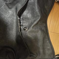 黒いトートバックの画像