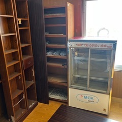 無料　本棚、収納棚（木製）の画像