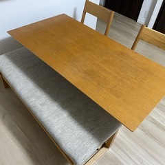 無印良品ダイニングテーブル（椅子付き）の画像