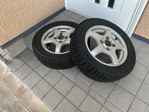 ホイール付きスタッドレスタイヤ