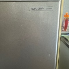 (受け渡し者決定)SHARP 冷蔵庫 2ドアの画像