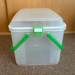 お値下★ワンコインその2★蓋付き収納ボックスの画像