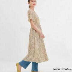 GU フラワープリントフロントボタンワンピース(半袖)