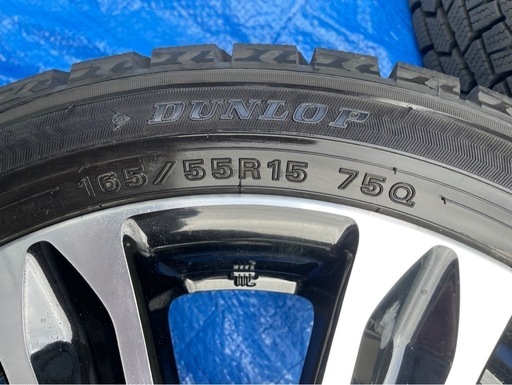 美品☆2022年製ダンロップ スタッドレスタイヤ165/55R15 ダイハツ純正 