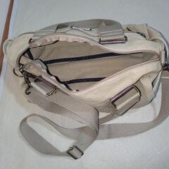 LEViSのショルダーバッグ（USED）の画像