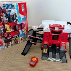 トミカ 変形ファイヤーステーション