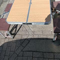 キャンプテーブルの画像