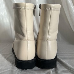 しまむら　terawear emu ホワイト　ブーツ　Ｌの画像