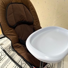 バウンサー　西松屋　テーブル付き　箱付きの画像