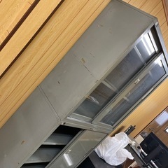 事務所用棚オフィス家具の画像