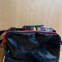 NIKEエナメルバッグ大　usedの画像