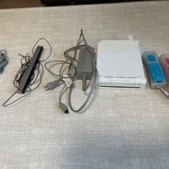 Wii 本体　ジャンク？　　コントローラー5つ
