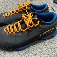 LA SPORTIVA トレッキングシューズの画像